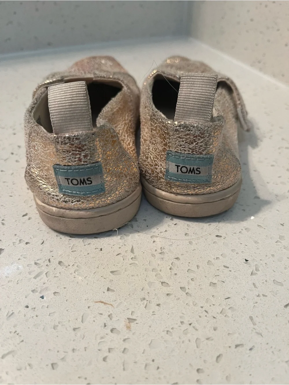 Toms easy slip